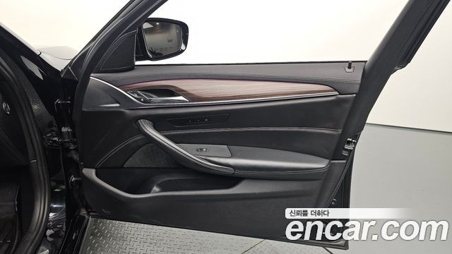 BMW 5 Series (G30) 530i M Sport Package Plus 2017 — фото 24