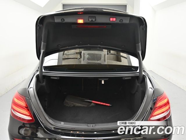 Mercedes-Benz E-Class (W213) E450 4MATIC Exclusive 2019 — фото 23