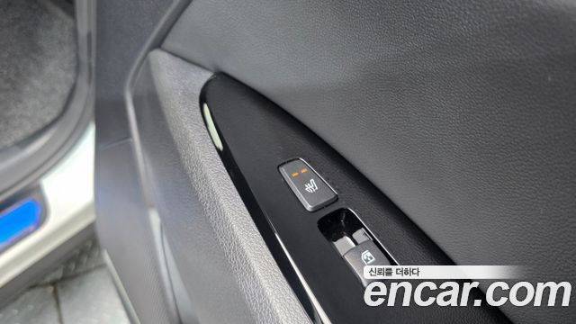 Kia Sportage Hybrid (V) 30Th Edition 2WD 2024 — фото 19