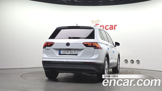 Volkswagen Tiguan (II) 2.0 TDI Premium 2020 — фото 4