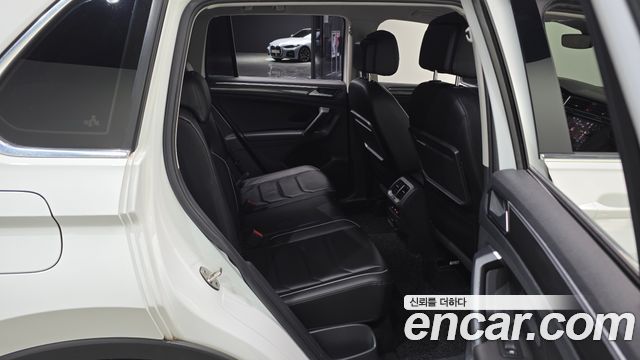 Volkswagen Tiguan (II) 2.0 TDI Premium 2020 — фото 15