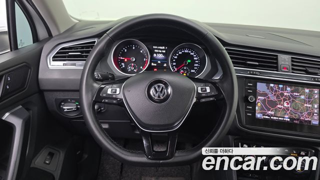 Volkswagen Tiguan (II) 2.0 TDI Premium 2020 — фото 18