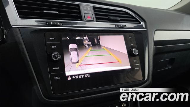 Volkswagen Tiguan (II) 2.0 TDI Premium 2020 — фото 19