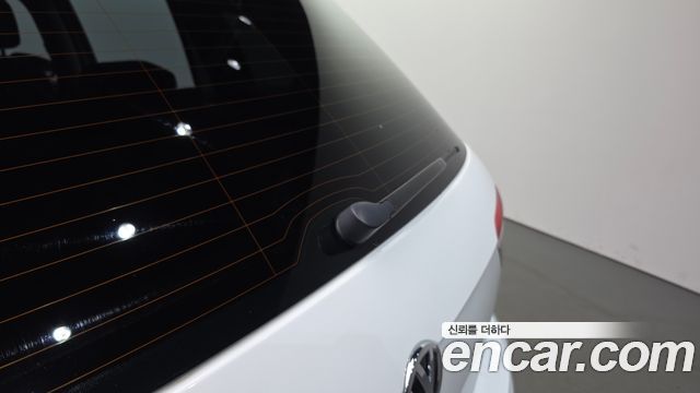Volkswagen Tiguan (II) 2.0 TDI Premium 2020 — фото 35