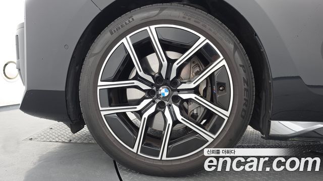 BMW 7 Series (G70) 740i sDrive M Sport 2023 — фото 5
