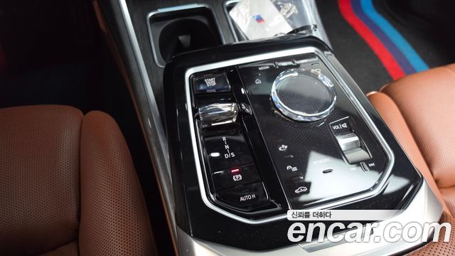 BMW 7 Series (G70) 740i sDrive M Sport 2023 — фото 9