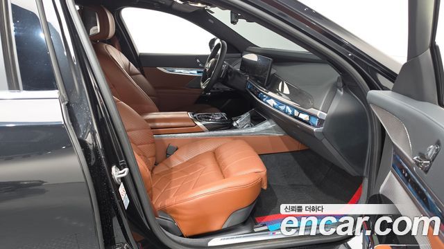 BMW 7 Series (G70) 740i sDrive M Sport 2023 — фото 15