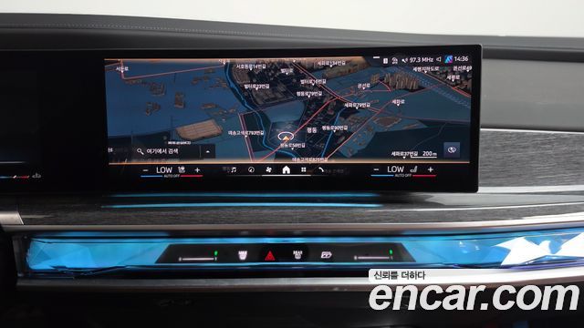 BMW 7 Series (G70) 740i sDrive M Sport 2023 — фото 19