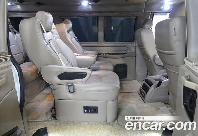 Chevrolet Express Van 6.0 2019 — фото 15