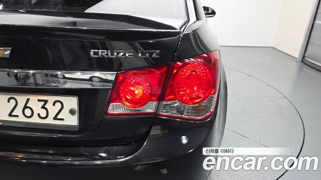 Chevrolet Cruze 2.0 LTZ+ The Perfect Black 2012 — фото 23