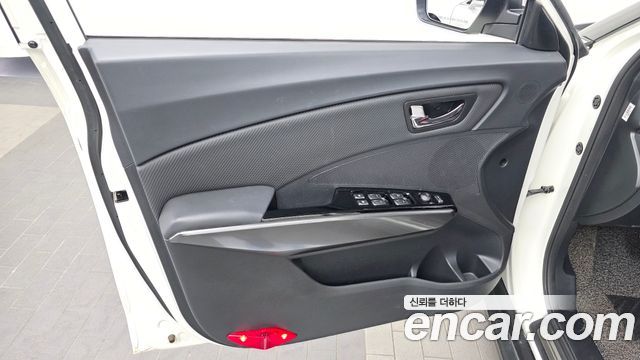 KG Mobility (SsangYong) Very New Tivoli Gasoline 1.5 2WD V7 2020 — фото 24