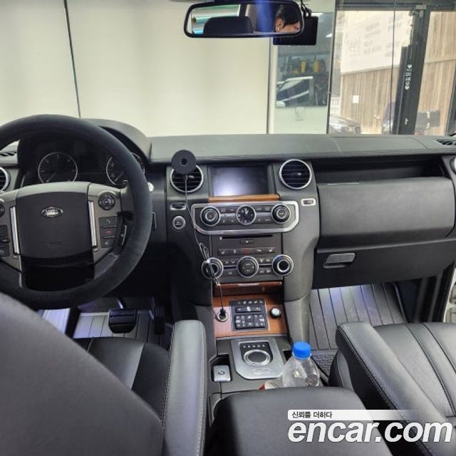 Land Rover Discovery 4 3.0 SDV6 SE 2014 — фото 4