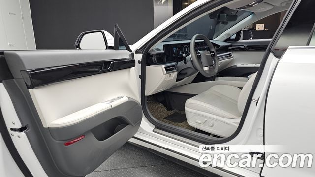 Hyundai Grandeur (GN7) 2,5 Gasoline 2WD Premium 2023 — фото 10