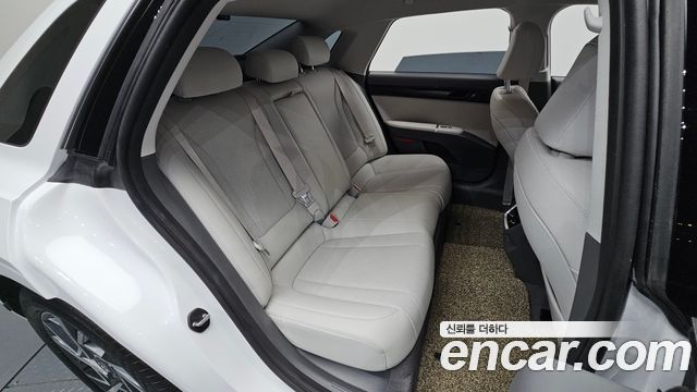 Hyundai Grandeur (GN7) 2,5 Gasoline 2WD Premium 2023 — фото 11