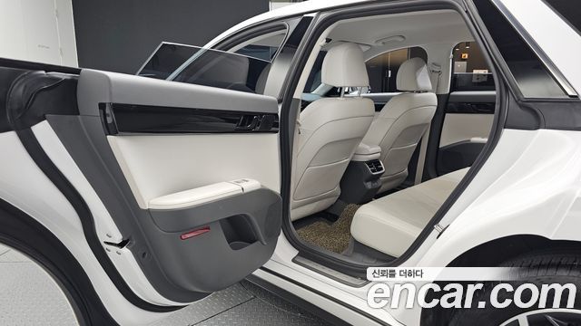 Hyundai Grandeur (GN7) 2,5 Gasoline 2WD Premium 2023 — фото 12