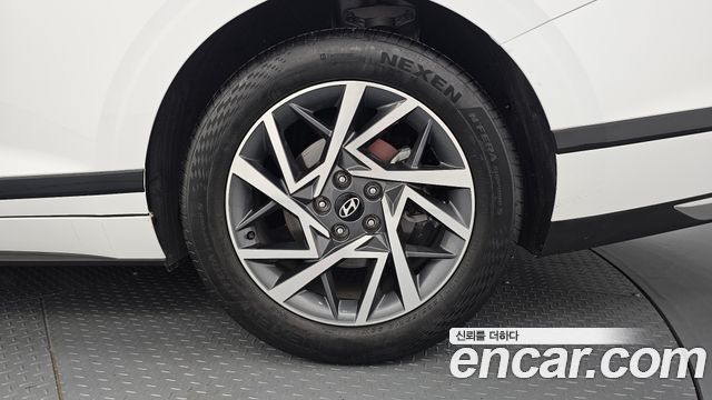 Hyundai Grandeur (GN7) 2,5 Gasoline 2WD Premium 2023 — фото 21