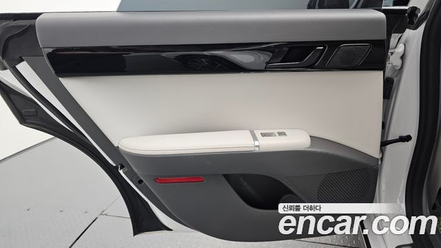 Hyundai Grandeur (GN7) 2,5 Gasoline 2WD Premium 2023 — фото 25