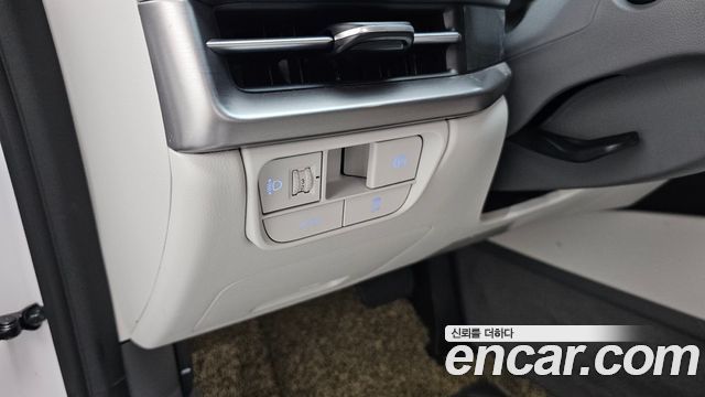 Hyundai Grandeur (GN7) 2,5 Gasoline 2WD Premium 2023 — фото 29