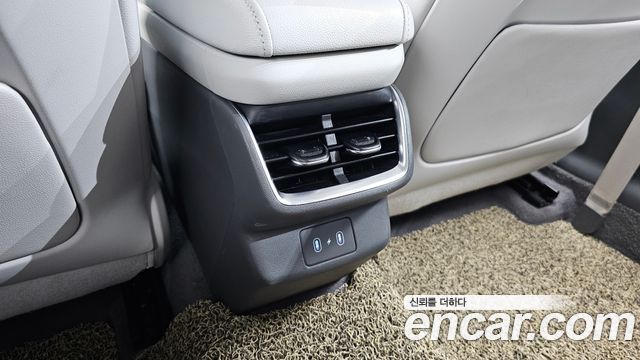 Hyundai Grandeur (GN7) 2,5 Gasoline 2WD Premium 2023 — фото 31