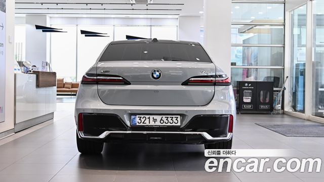 BMW 7 Series (G70) 740i xDrive M Sport 2026 — фото 3
