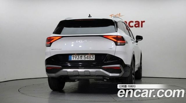 Kia Sportage Hybrid (V) Nobleless 2WD 2023 — фото 4