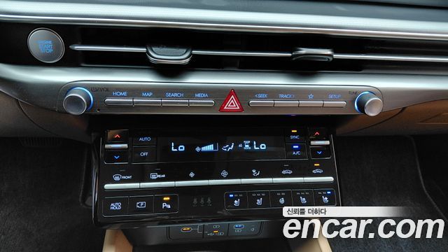 Hyundai Grandeur (GN7) 2,5 Gasoline 2WD Premium 2024 — фото 16