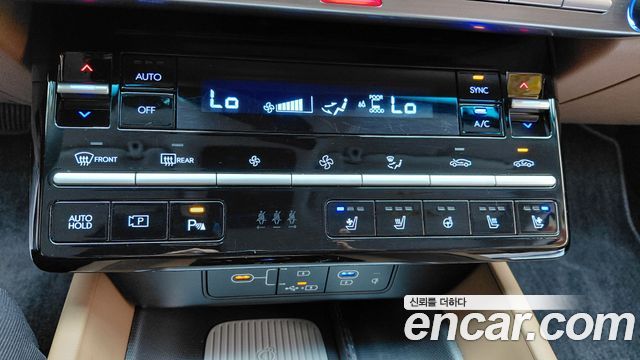 Hyundai Grandeur (GN7) 2,5 Gasoline 2WD Premium 2024 — фото 18