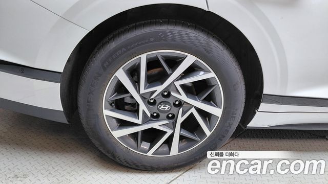 Hyundai Grandeur (GN7) 2,5 Gasoline 2WD Premium 2024 — фото 21