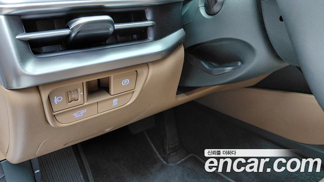 Hyundai Grandeur (GN7) 2,5 Gasoline 2WD Premium 2024 — фото 28