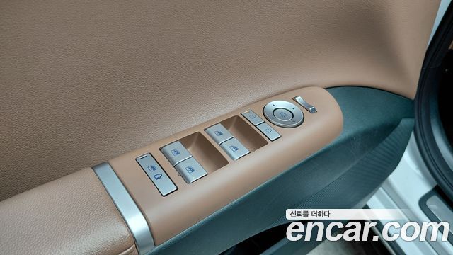 Hyundai Grandeur (GN7) 2,5 Gasoline 2WD Premium 2024 — фото 30