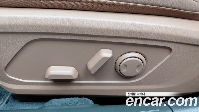 Hyundai Grandeur (GN7) 2,5 Gasoline 2WD Premium 2024 — фото 35