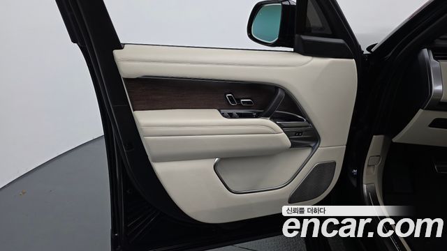 Land Rover Range Rover (V) D350 Autobiography Long Wheel Base 2023 — фото 24