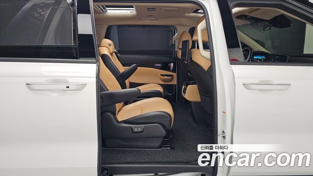 Kia Carnival (IV) Gasoline 9-Seater Signature 2022 — фото 11