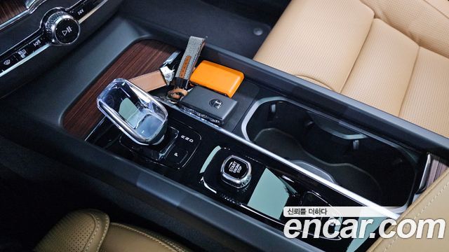 Volvo XC60 (II) B5 Ultra Bright 2025 — фото 9