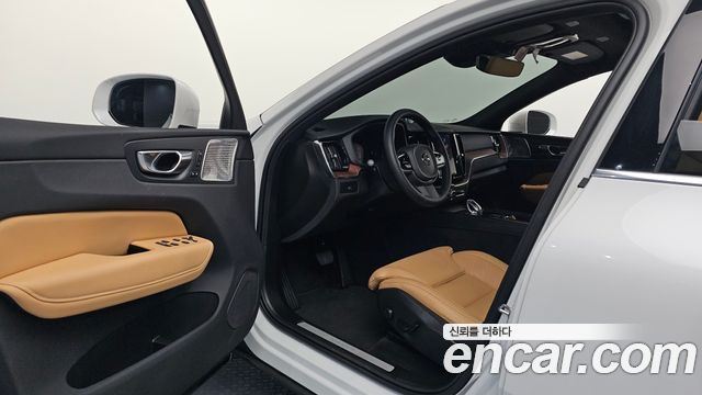 Volvo XC60 (II) B5 Ultra Bright 2025 — фото 10