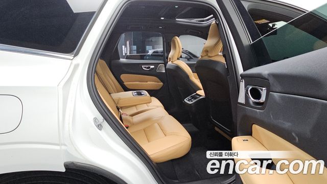 Volvo XC60 (II) B5 Ultra Bright 2025 — фото 11