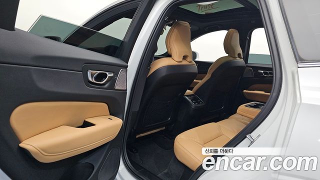Volvo XC60 (II) B5 Ultra Bright 2025 — фото 12