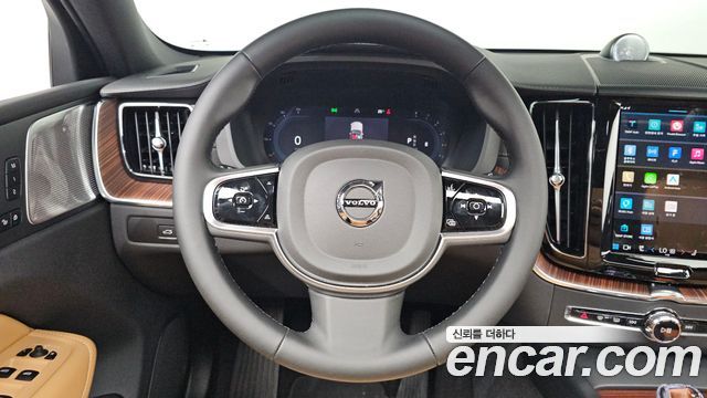 Volvo XC60 (II) B5 Ultra Bright 2025 — фото 14