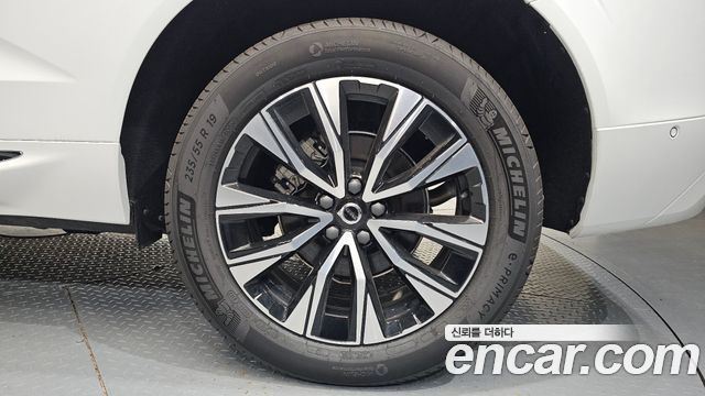 Volvo XC60 (II) B5 Ultra Bright 2025 — фото 21