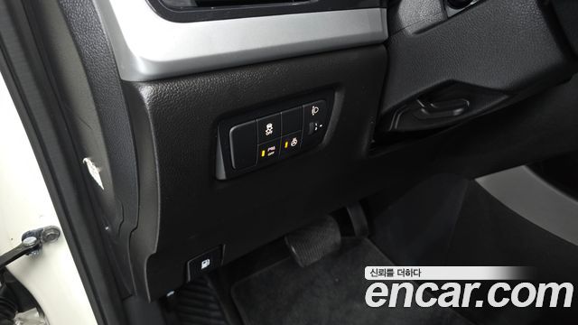 KG Mobility (SsangYong) Style Korando C 2.2 RX 2WD High DLX 2017 — фото 22