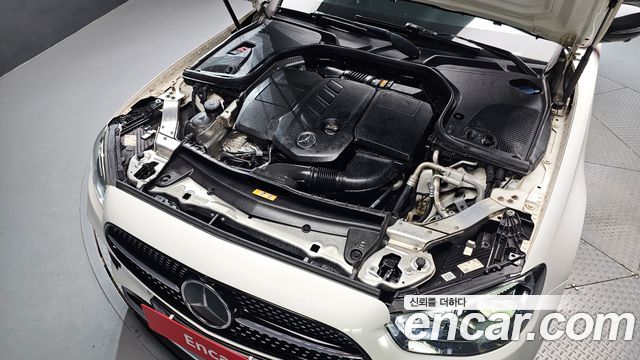 Mercedes-Benz E-Class (W213) E220d 4MATIC AMG Line 2022 — фото 6