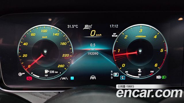 Mercedes-Benz E-Class (W213) E220d 4MATIC AMG Line 2022 — фото 8