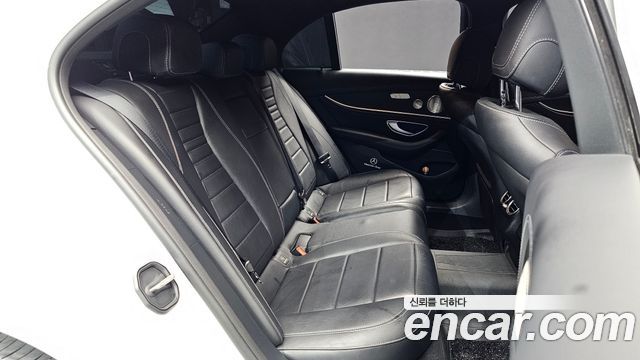 Mercedes-Benz E-Class (W213) E220d 4MATIC AMG Line 2022 — фото 12
