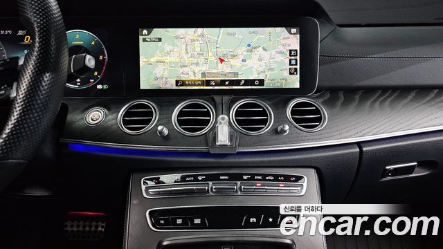 Mercedes-Benz E-Class (W213) E220d 4MATIC AMG Line 2022 — фото 14
