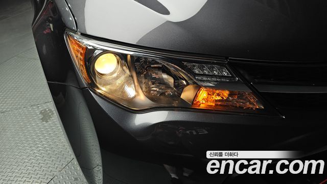 Toyota RAV4 2.5 2WD 4th 2015 — фото 28