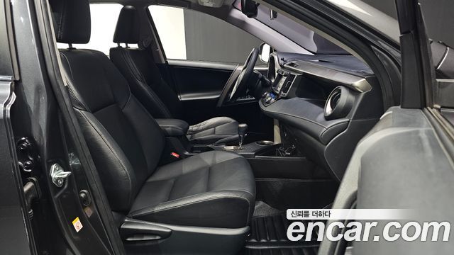 Toyota RAV4 2.5 2WD 4th 2015 — фото 32