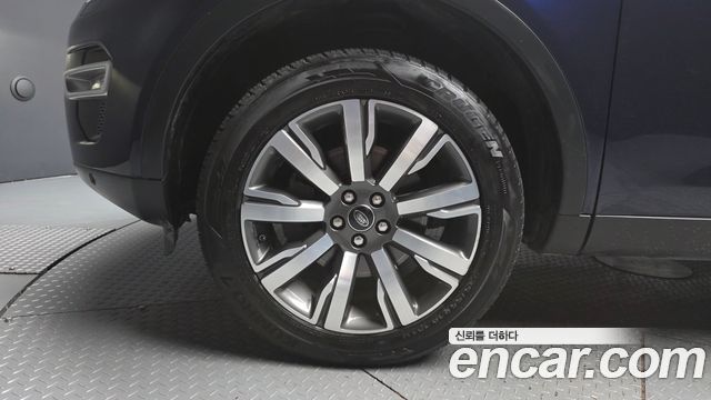 Land Rover Discovery Sport 2.0 TD4 HSE Luxury 2017 — фото 5