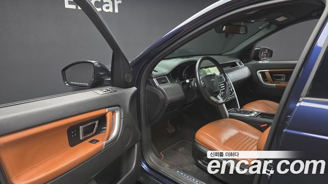 Land Rover Discovery Sport 2.0 TD4 HSE Luxury 2017 — фото 10