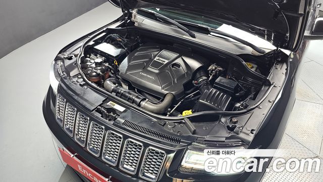 Jeep Grand Cherokee 3.0 Diesel Overland Summit WK2 2016 — фото 6