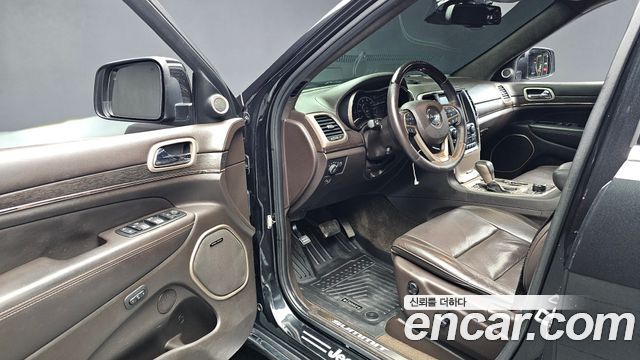 Jeep Grand Cherokee 3.0 Diesel Overland Summit WK2 2016 — фото 10